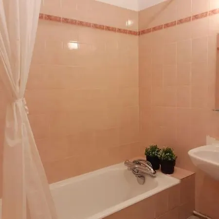Spacious Flat 100m2 Nation