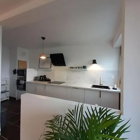 Spacious Flat 100m2 Nation דירה *